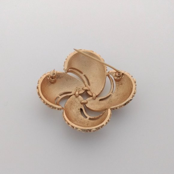 TRIFARI Textured Smooth Gold‎ Tone Small Dome Swirl Brooch Pin - Picture 4 of 7